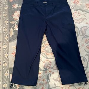 Eddie Bauer Women’s Navy Blue Capri Cargo Pants